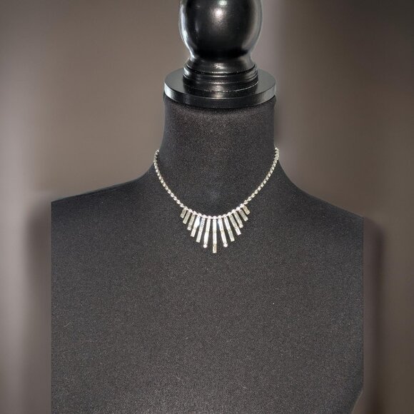 1954 Vintage Hook and Extender Rhinestone and Glass Wedding Party Necklace - Picture 2 of 6